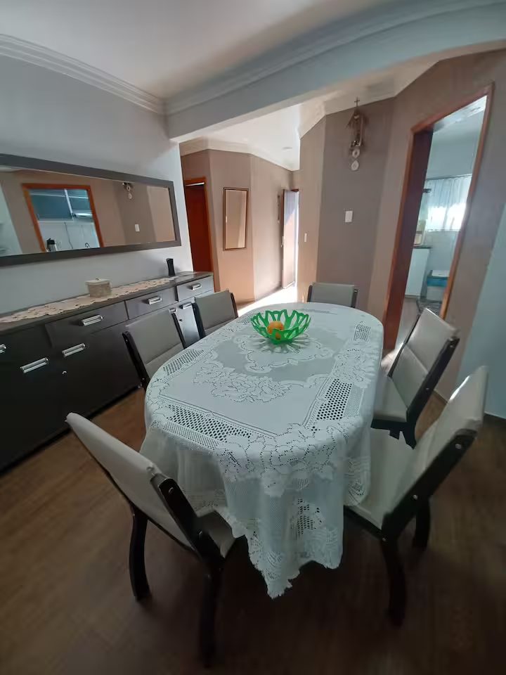 Apartamento com Piscina — Centro — Sala de estar