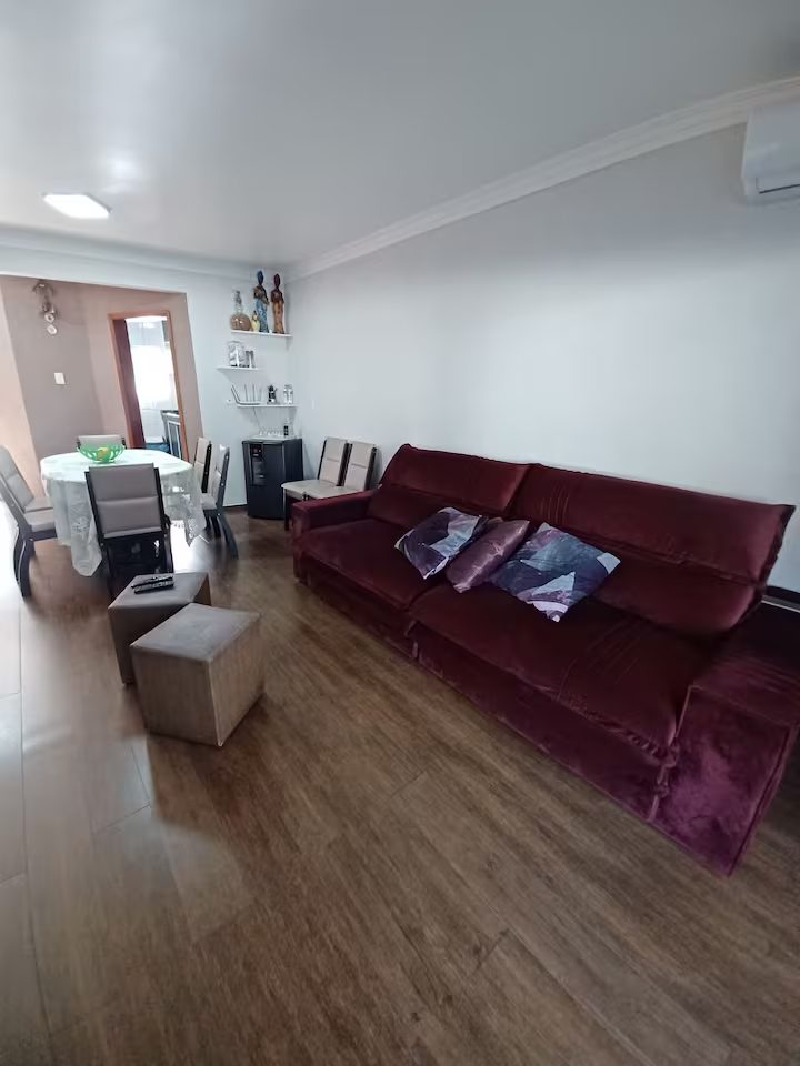 Apartamento com Piscina — Centro — Sala de estar