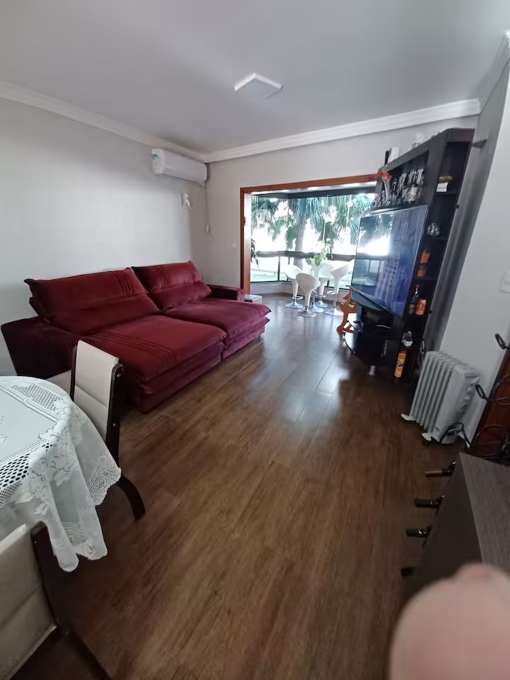 Apartamento com Piscina — Centro — Sala de estar
